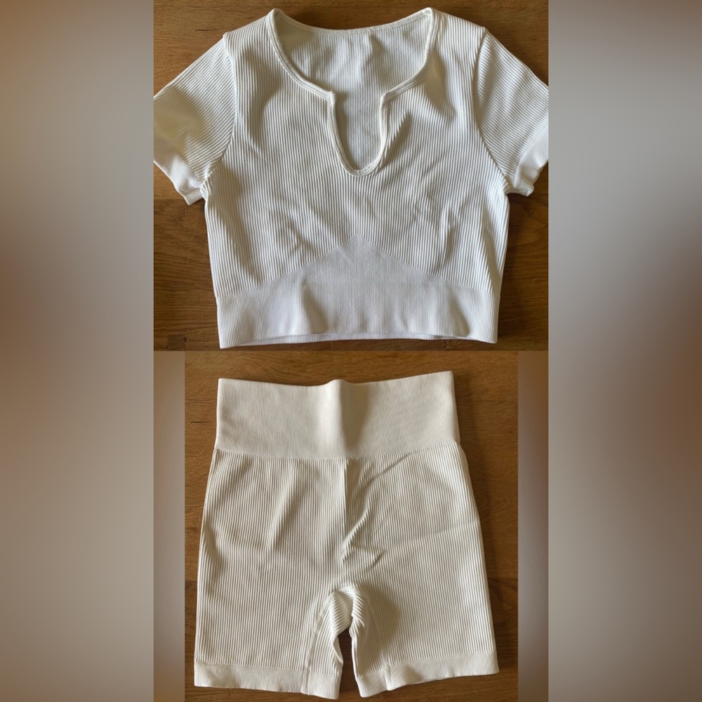 White ribbed stretch Workout set size small